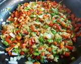 Foto del paso 3 de la receta: Tallarines frescos con variado de setas con salsa roja
