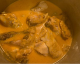 Foto del paso 4 de la receta: Contramuslos de pollo con salsa de patata y zanahoria