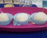 A picture of step 2 of Raffaello. Coconut almond balls with white chocolate.