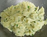 A picture of step 2 of Aloo Matar Tikki Chole Chaat.
