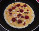 Foto del paso 2 de la receta: Torti pizza de cherrys y rúcula