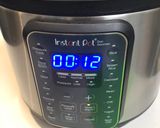 Hình bước làm 3 của món Vịt kho trứng-instant pot