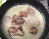 A picture of step 2 of Tom Kha Gai (Thai Coconut Chicken Soup).