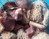 Foto langkah ke 1 dari resep Jeroan Uyah Asem.