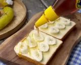Gambar langkah 2 resipi Roti pisang bermadu keju.