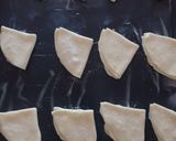 Foto del paso 3 de la receta: Facturas con tapas de empanadas🥐