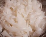 Hình bước làm 2 của món Mì Quảng gà