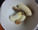 Foto del paso 1 de la receta: Budín de banana con sorpresa de dulce de leche🥧🍌