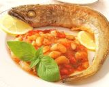 Foto del paso 3 de la receta: Pescadilla con escalivada y mongetes del ganxet