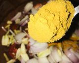 A picture of step 3 of Qeema fry.