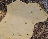 Foto del paso 3 de la receta: Galletitas rápidas de albahaca