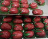 Foto langkah ke 8 dari resep Kue ku strowbery lucu...