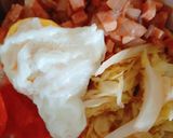 Hình bước làm 3 của món Cơm trộn xúc xích