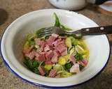Foto del paso 4 de la receta: Tortilla de puerro con jamón york