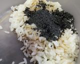 Foto del paso 2 de la receta: Crackers de arroz y sésamo sin gluten y vegan en microondas