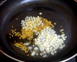 A picture of step 2 of Egg kothu idly.