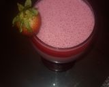 A picture of step 2 of Strawberry Smoothie 🍓🍓.