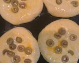 Une image de l'étape 4 de Petits pains farcis aux olives.