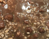 Foto del paso 3 de la receta: Arroz meloso con longanizas, vino tinto y queso curado