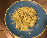 Une image de l'étape 4 de Salade de tomates et courgettes à l'oignon rouge et jambon blanc sauce melfor.