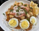 A picture of step 6 of Easy Pancit Palabok (Filipino Rice Noodles).