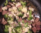 Foto del passaggio 3 della ricetta Agnello con cavolfiore e broccoli