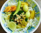 A picture of step 5 of Mi Quang with Shrimp and Pork.