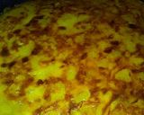 A picture of step 11 of Spanish Omelette Stuffed with Ham and Cheese.