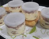 Foto langkah ke 8 dari resep Tiramisu in a jar.