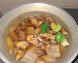 Foto langkah ke 2 dari resep Oseng Kulit Sapi + Terong Bulat.