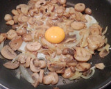 Foto del paso 2 de la receta: Champiñones 🍄 Revueltos con huevo