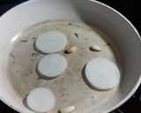 Foto del paso 3 de la receta: Chuleta en salsa verde con papas (sabor casero)