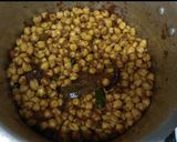 A picture of step 9 of Chickpeas Curry.
