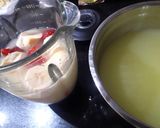 Foto del paso 1 de la receta: Batido de Fresas y Bananas con Suero de Leche a lo Carmelita