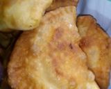 Foto del paso 4 de la receta: Empanadas caseras fritas de choclo, cebolla y queso