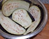 Foto del paso 1 de la receta: Milanesas de berenjenas rellenas 🍆