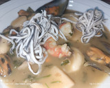 Foto del paso 9 de la receta: Sepia en salsa verde con Surimi