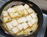 A picture of step 3 of Cheesy Bread Omelette.