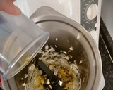 Foto del paso 1 de la receta: Tortitas de calabacín con crema agria casera (en Thermomix)