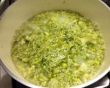 صورة لخطوة 2 من وصفة شوربه البروكلي لذيذه 🍵كيتو
