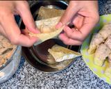 Foto langkah ke 4 dari resep Tahu Bakso Ayam ala Sih Iin.