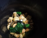 Foto del paso 3 de la receta: Champiñones en salsa con espinacas