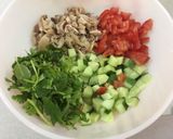 Hình bước làm 2 của món Salad gà rau quả