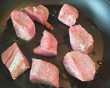 Foto del paso 3 de la receta: Solomillo de cerdo al cúrcuma con reducción de Pedro Ximénez