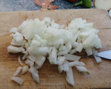 Foto del paso 1 de la receta: Calamar y gambas en salsa