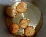 Foto langkah ke 8 dari resep Loukoumades with Honey Glaze.