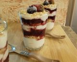 A picture of step 5 of Berries_Oats_Yogurt Parfait.