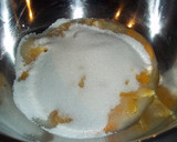 Foto del paso 3 de la receta: Bizcocho de naranja con costra de azúcar