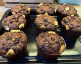Foto langkah ke 9 dari resep Simple Choco Banana Muffin.