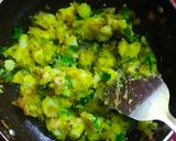 बटाटा वडा (batata vada recipe in marathi) रेसिपी स्टेप 2 फोटो